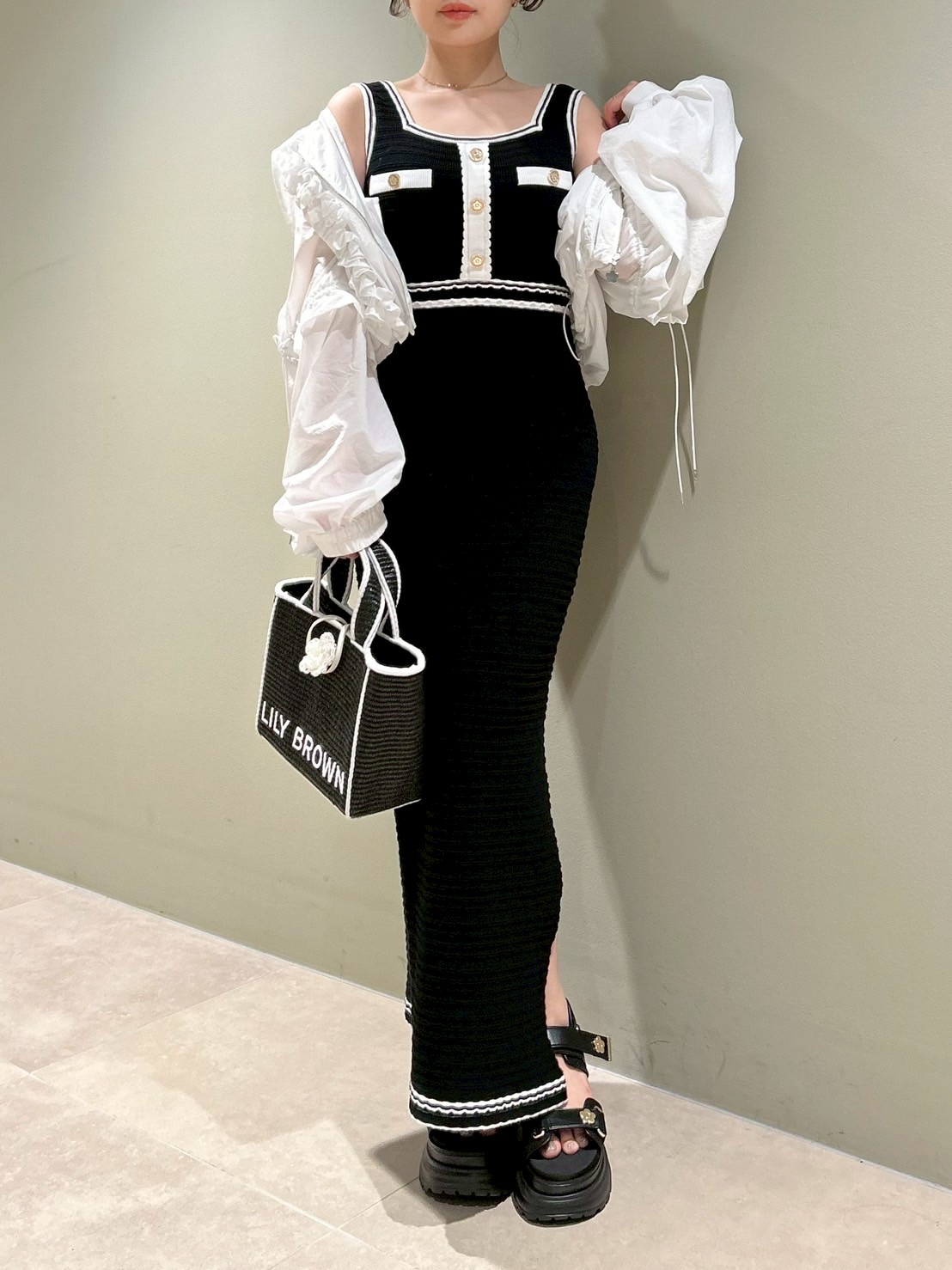 LILY BROWN×MARY QUANT】デイジーボタンノースリーブニット