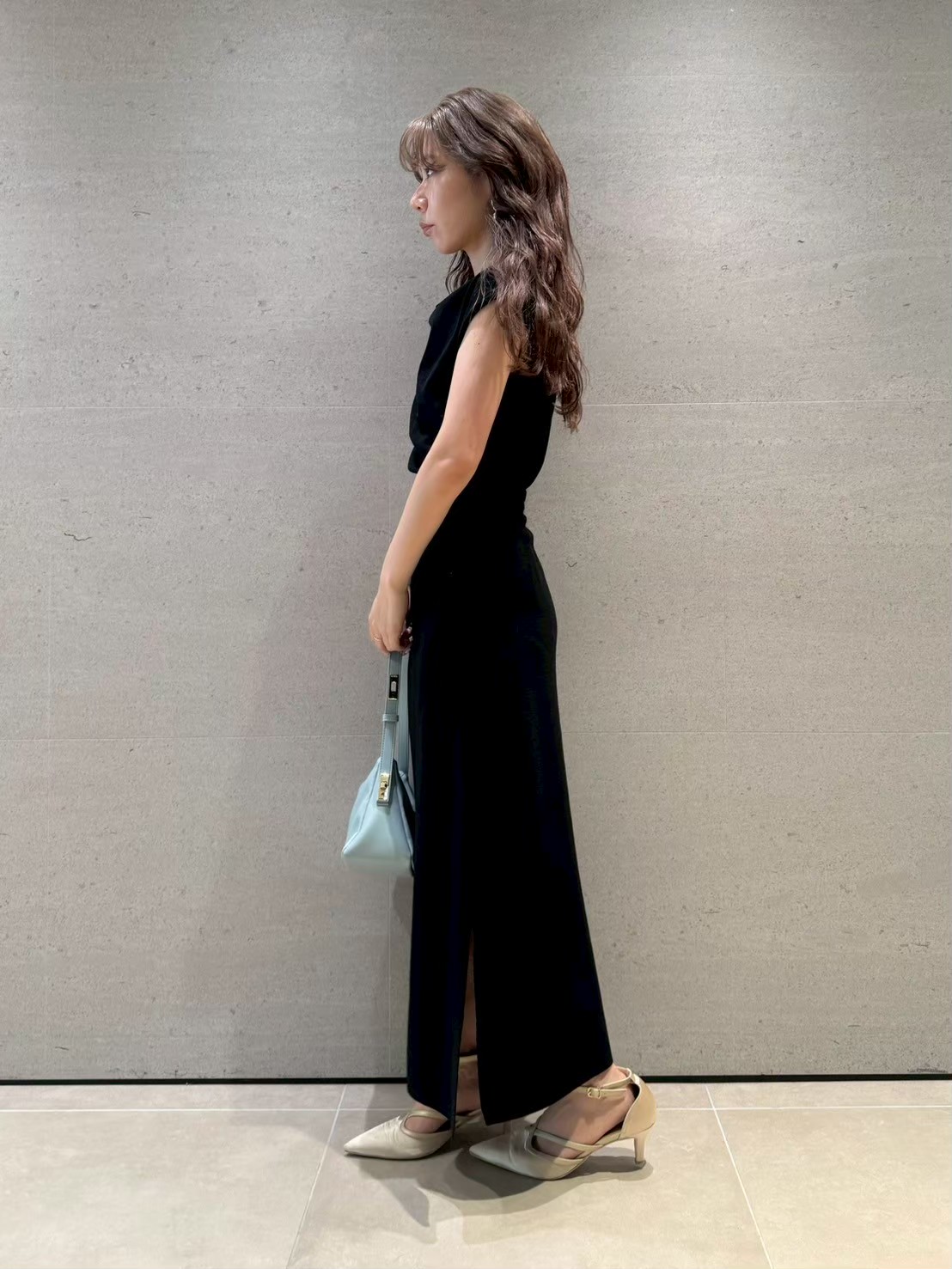 ベルト付きドレープニットワンピース(ニットワンピース)｜ワンピース