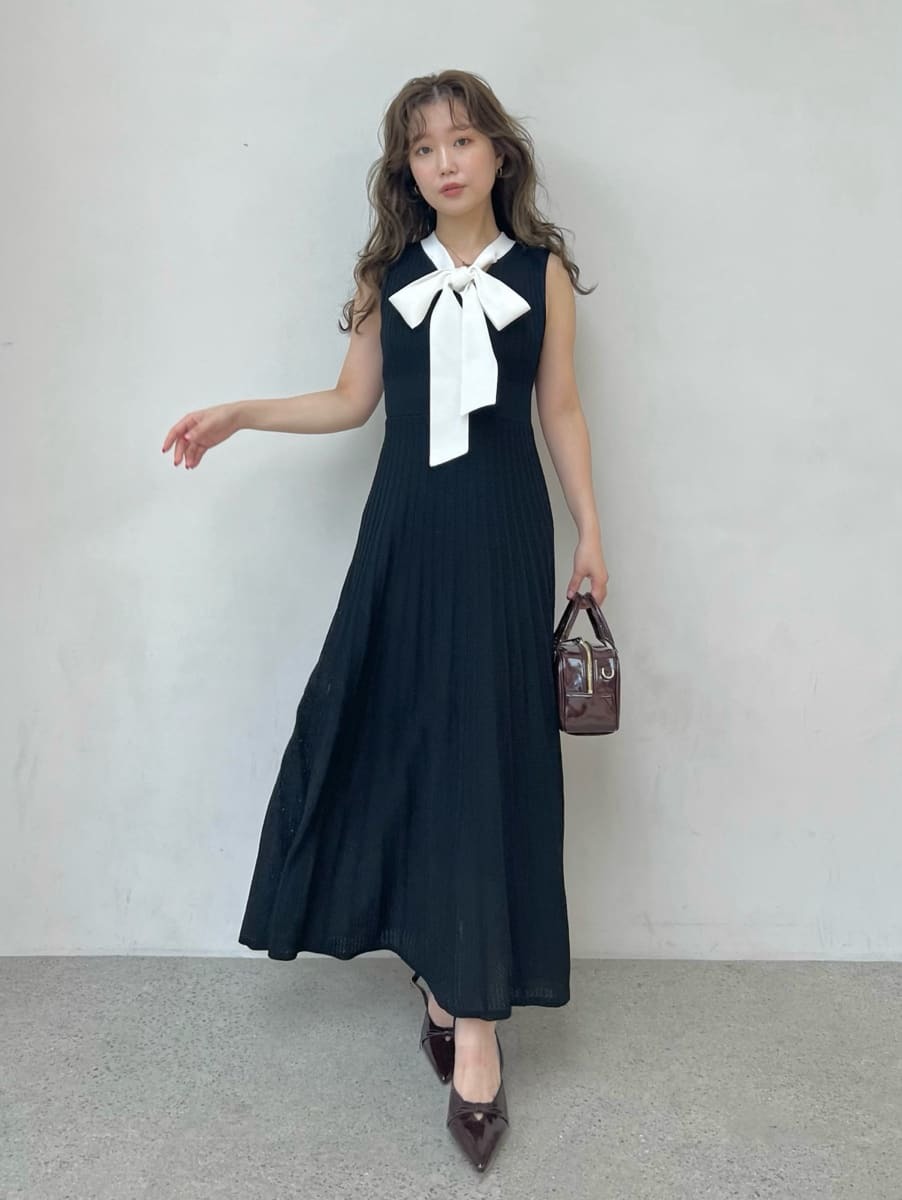リリーブラウン　ロングワンピース　ボウタイ　リボン　プリーツ　長袖　ベージュ ワンピース｜LILY BROWN（リリーブラウン）の通販サイト【公式】