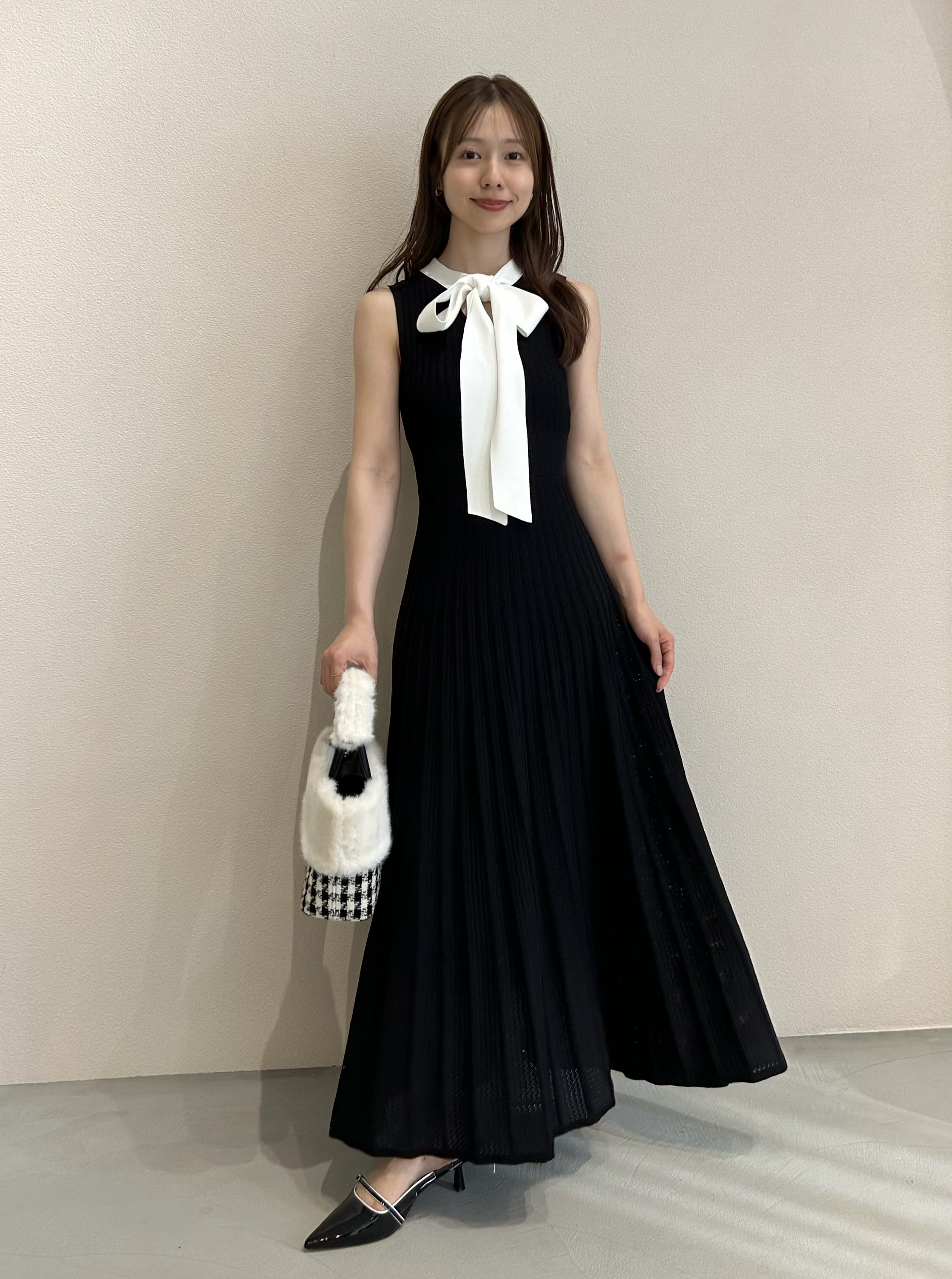 【Lily Brown】オーガンボレロ付きニットワンピ BLK LILY BROWN（リリーブラウン）の「オーガンボレロ付きニット