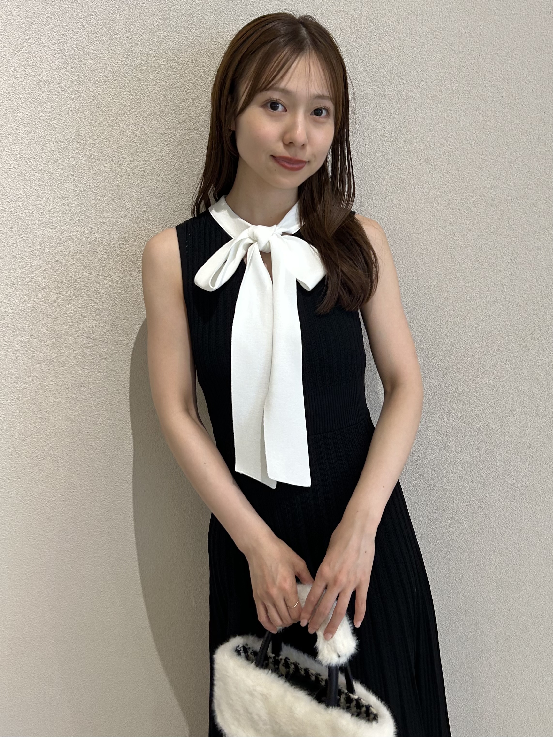 オフィシャル・MASHアプリ限定】ボウタイリボンニットワンピース