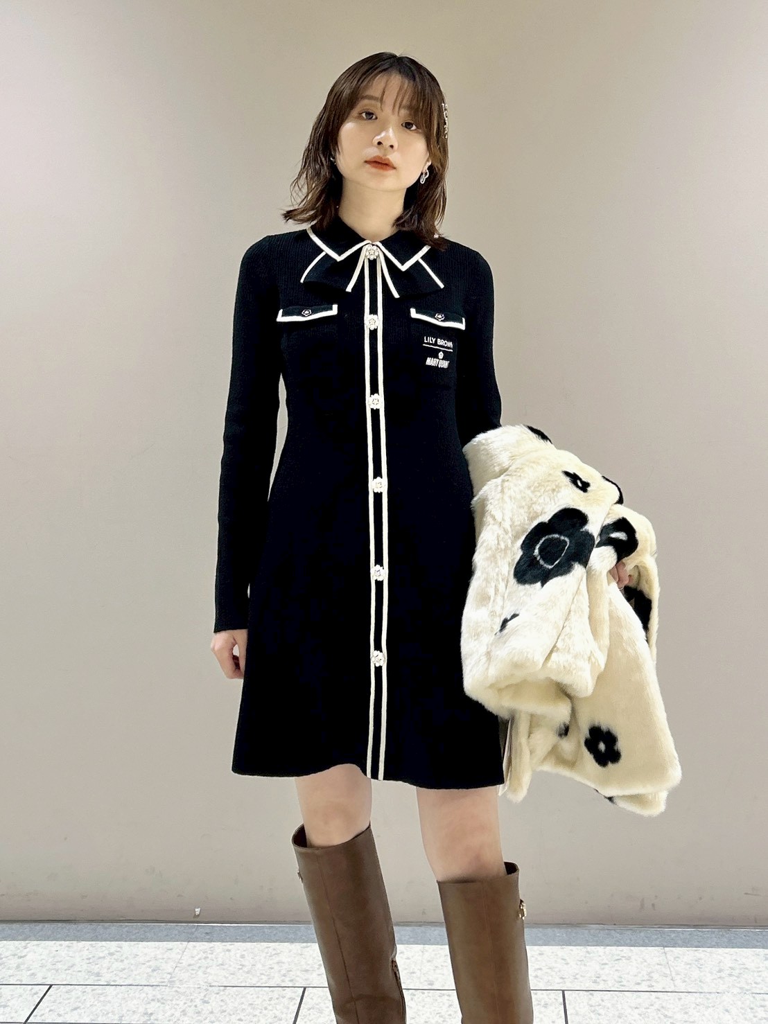 LILY BROWN×MARY QUANT】デイジー釦付きビジューミニニットワンピース
