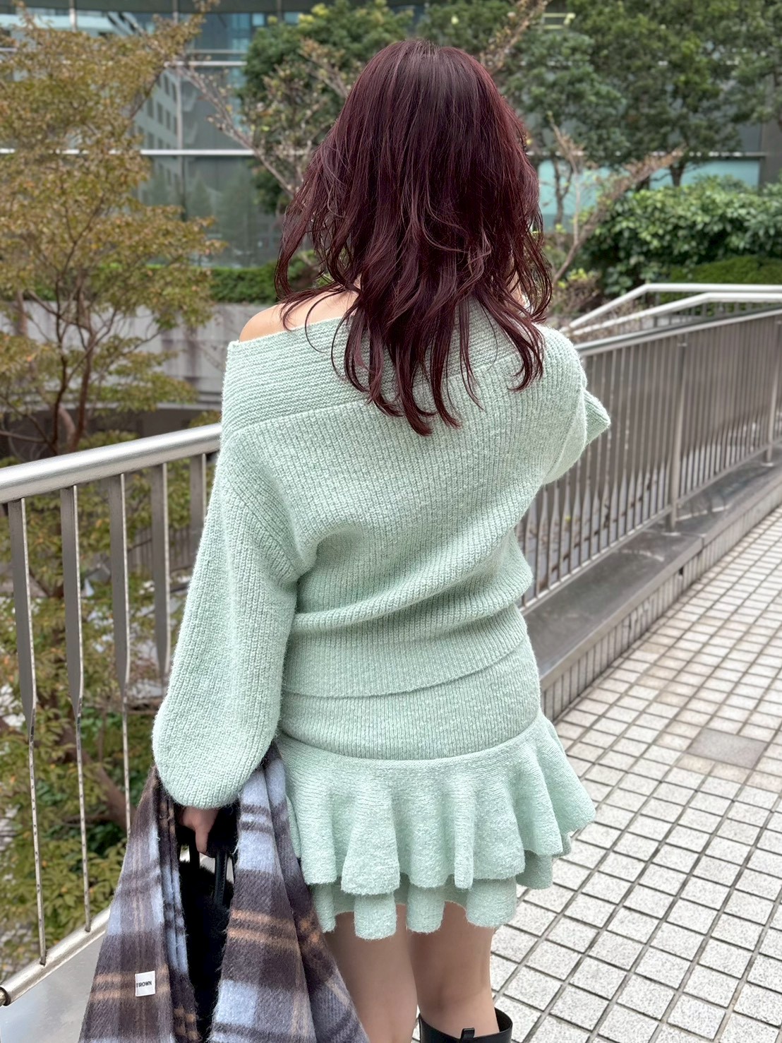 オフショルニットセットアップ(ニットワンピース)｜ワンピース｜LILY