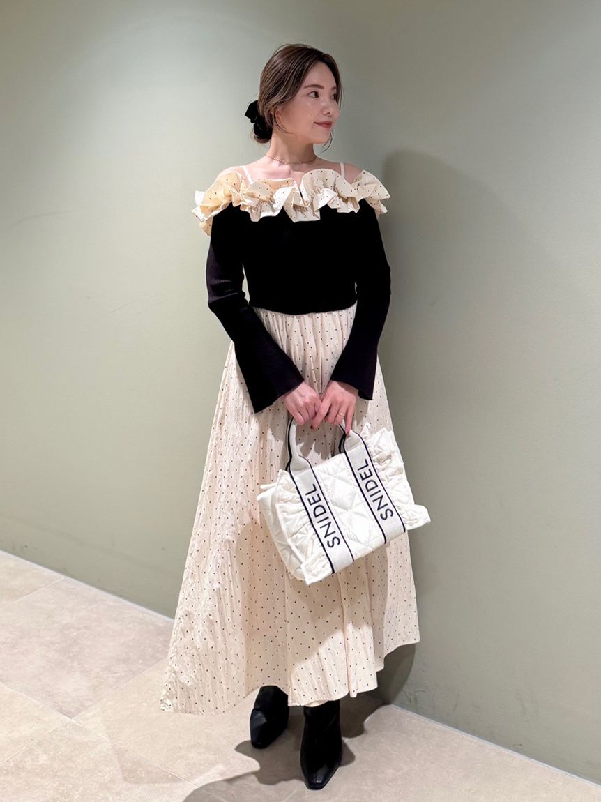 ＼美品❤︎3/2まで掲載／フリルカラーニットコンビワンピース リリーブラウン❤︎ LILY BROWN（リリーブラウン） (最終セール40%OFF&300円OFF) フリル
