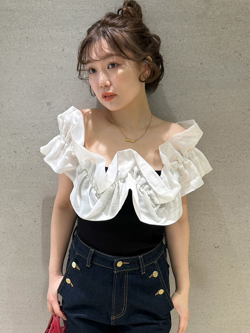 LILY BROWN デコラティブオフショルニットトップス LILY BROWN（リリーブラウン）の「デコラティブオフショルニット