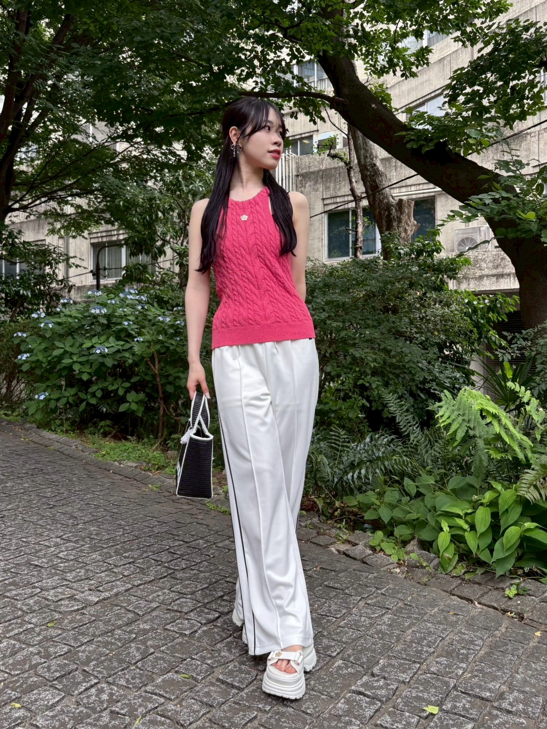 LILY BROWN×MARY QUANT】デイジー刺繍アメスリケーブルニット