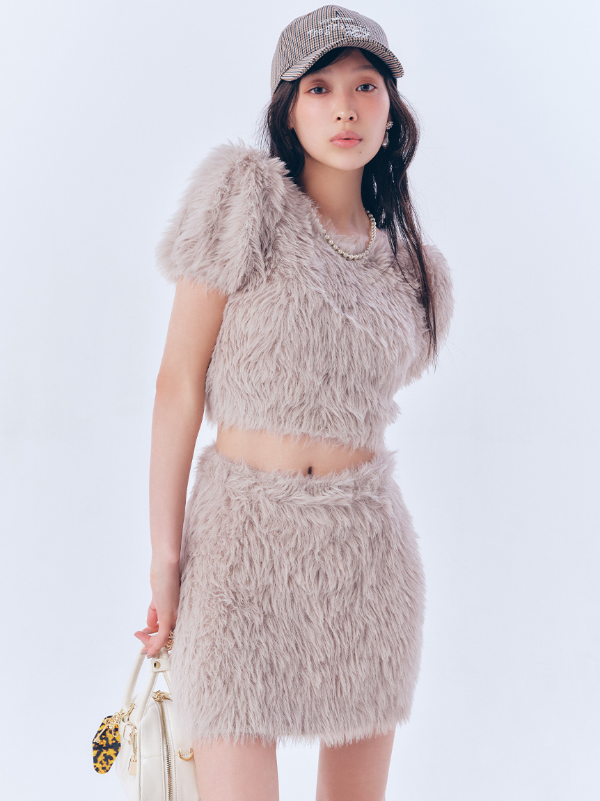 【新作10%OFF】 リリー ブラウン LILY BROWN トップス 25秋冬 アームウォーマー付きフェザーヤーンコンパクトトップス 9月中旬?10月上旬予約 半袖 ショート丈 WEB限定カラー】アームウォーマー付きフェザーヤーンコンパクト
