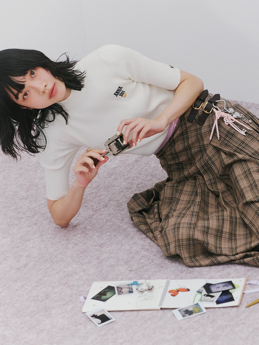 LILY BROWN ×ANNA SUI】ロゴ刺繍ハイネックリブニット(ニット