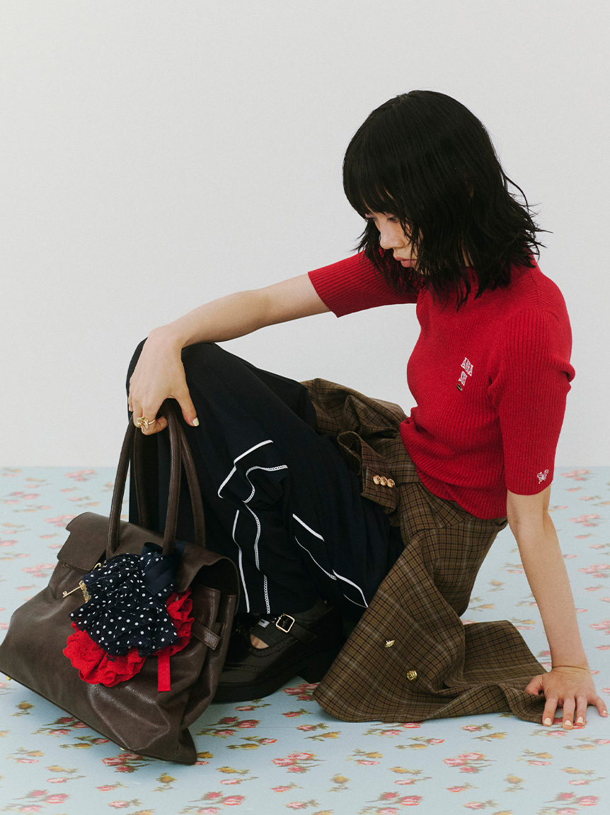 LILY BROWN ×ANNA SUI】ロゴ刺繍ハイネックリブニット(ニット