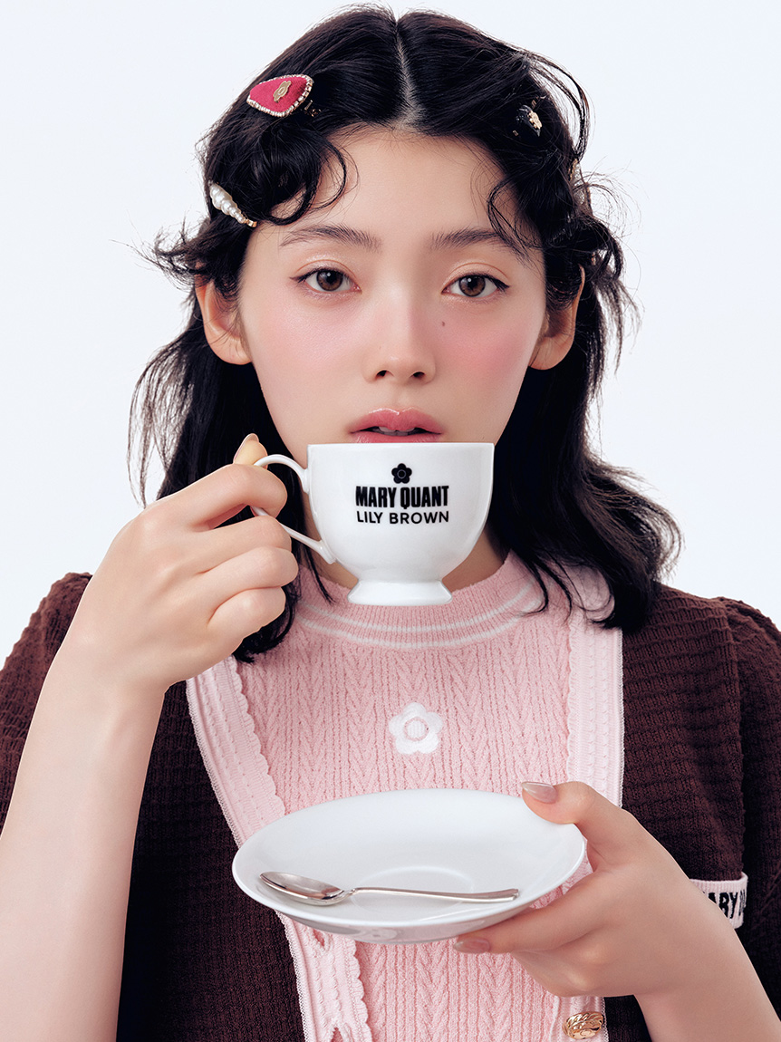 LILY BROWN×MARY QUANT】デイジー刺繍ケーブルノースリニット(ニット