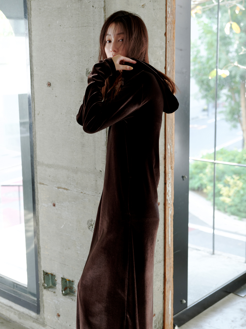 ベロアリラクシングフーディワンピース(マキシ・ロングワンピース