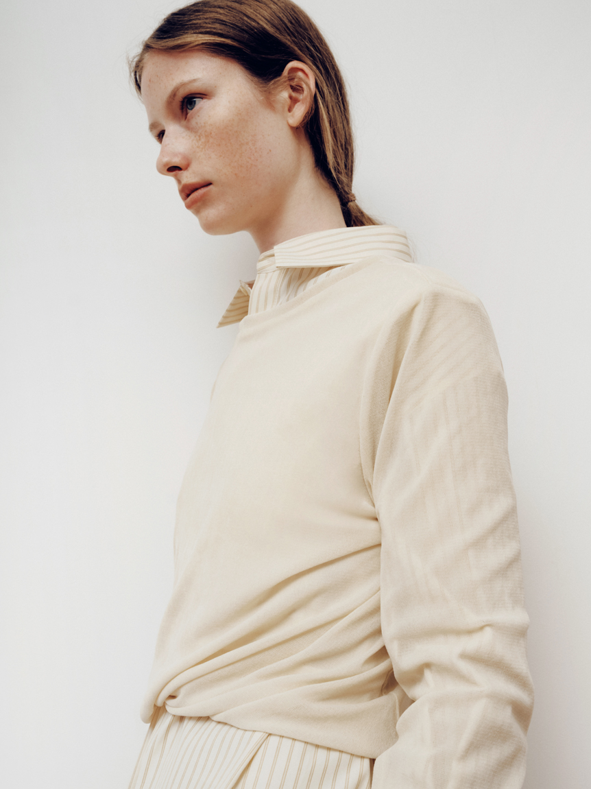 【新品未使用】MIESROHE チュールフロッキーＴＯＰＳ MIESROHE]フロッキーチュール半袖TOPS | KOBUNSHA SELECT SHOP