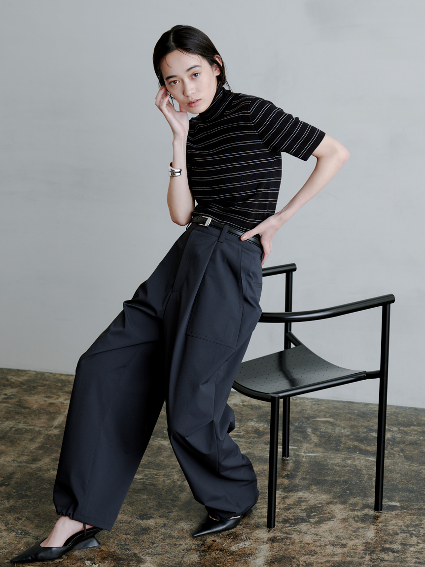 新品【MIESROHE ミースロエ】ワイド　ハーフ パンツ　ガウチョ　タック　黒 新品【MIESROHE ミースロエ】ワイドハーフ パンツガウチョタック黒