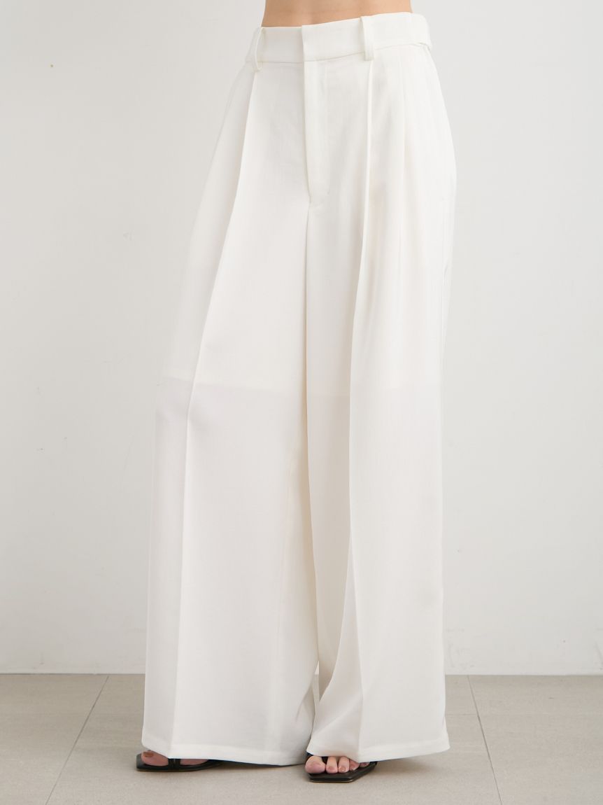 新品【MIESROHE ミースロエ】ワイド　ハーフ パンツ　ガウチョ　タック　黒 パンツ｜MIESROHE（ミースロエ）公式サイト