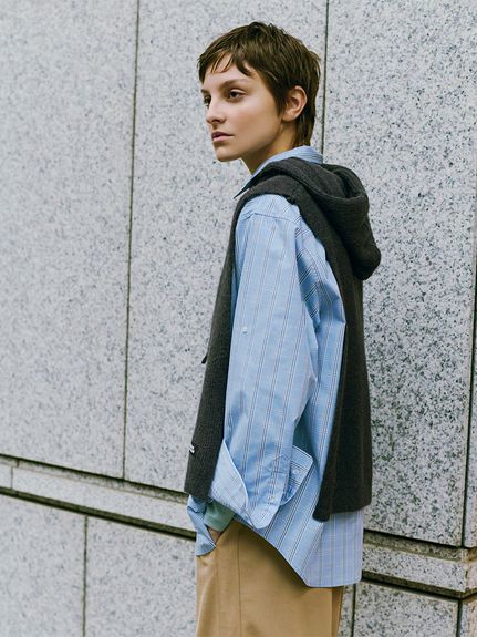 タブスリーブ釦ダウン柄シャツ