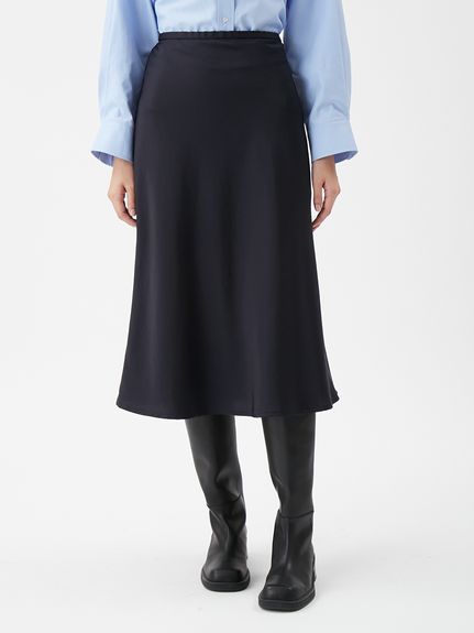 Mila Owen キュプラブレンド後ゴムナロースカート black1 Mila Owen（ミラオーウェン）の「キュプラブレンド ミラオーウェン ナローマーメイドスカート 黒 完売商品