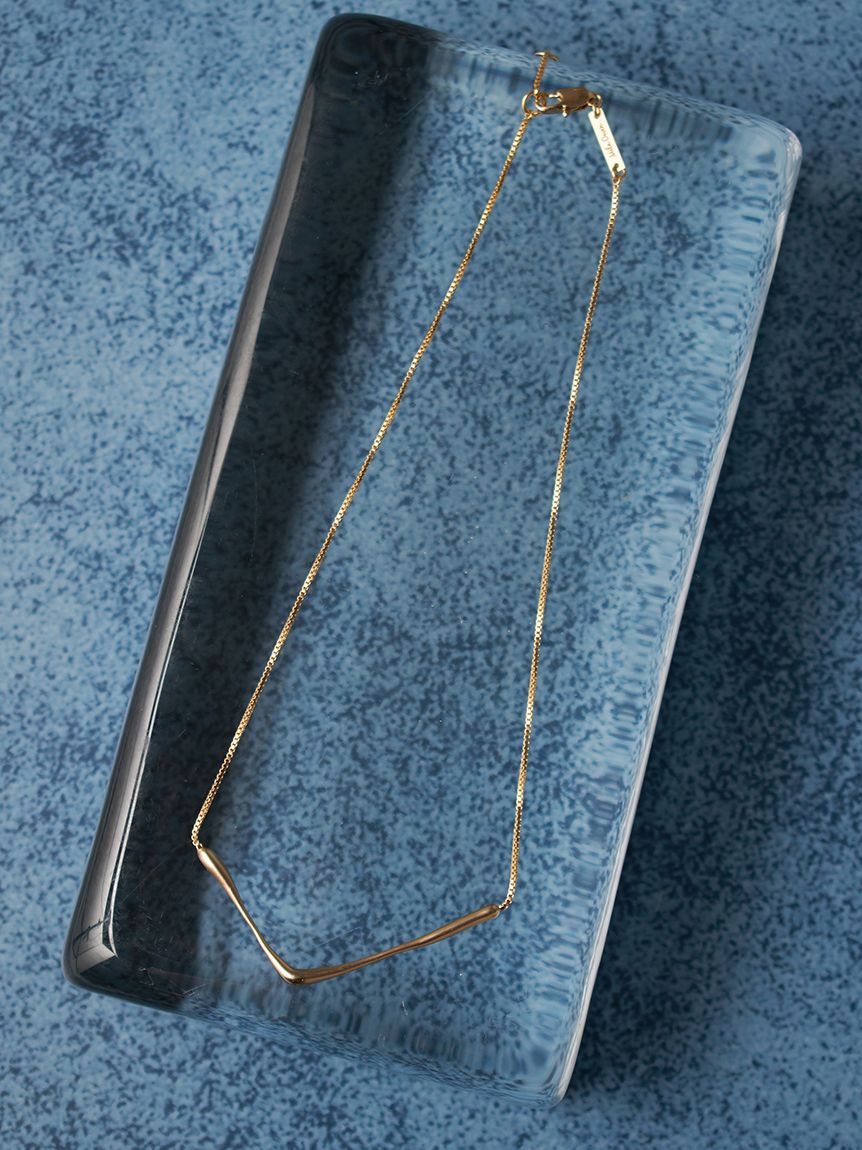 御売約御礼煌めきイタリアスキンネックレス EVERYDAY PROOF JEWELRY 】Vモチーフネックレス(ネックレス
