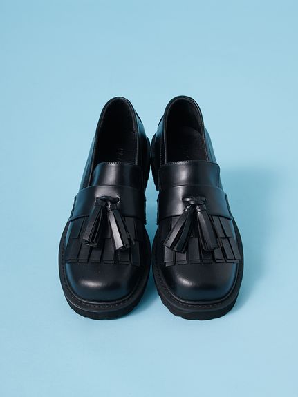 タッセルローファー