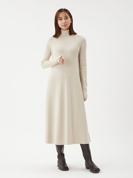 タートルネックリブニットフレアワンピース