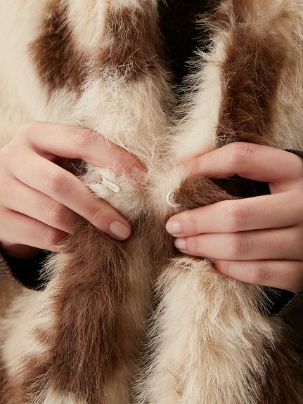 マルチマテリアルノーカラーファーコート(ハーフコート)｜アウター