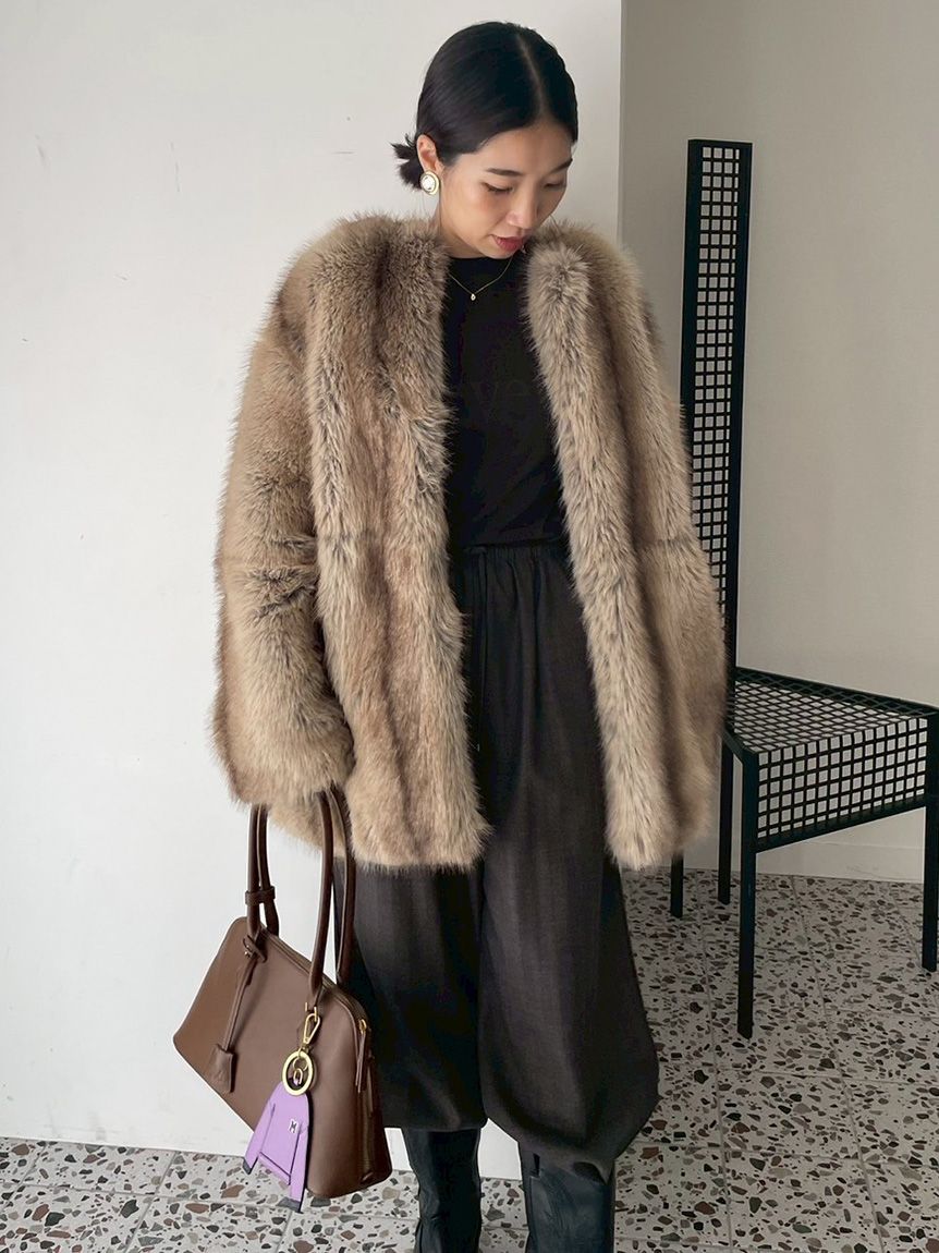 マルチマテリアルノーカラーファーコート(ハーフコート)｜アウター