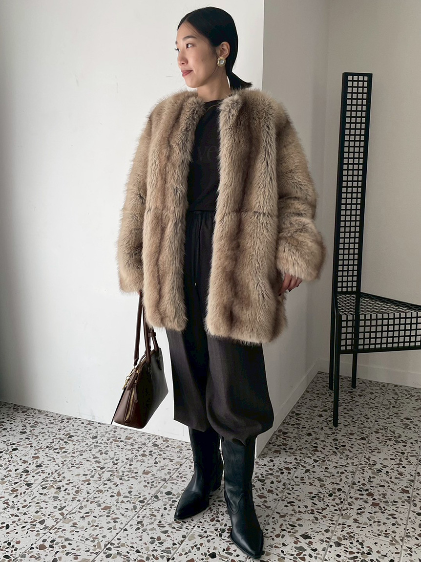 マルチマテリアルノーカラーファーコート(ハーフコート)｜アウター