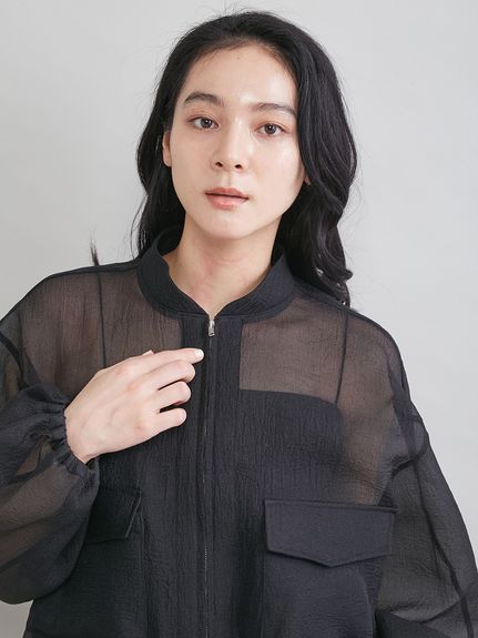 美品 マルティニーク 上品 オーガンジー シアー ノーカラーブルゾン ブラック 軽やかさと気品を纏う。シアーオーガンジーノーカラーブルゾン