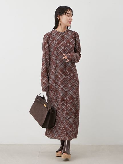 ❤❤最終お値下❤❤【NOVESPAZIO】美品❤柔らか❤リバーシブルムートン❤❤ バックオープンチェックプリントワンピース(マキシ・ロングワンピース