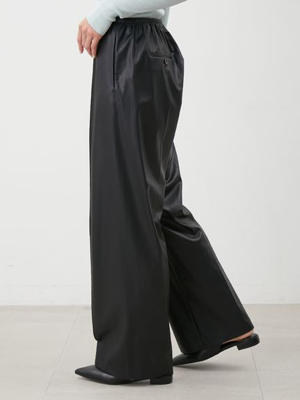 フェイクレザーセンタープレスワイドイージーパンツ(ワイドパンツ