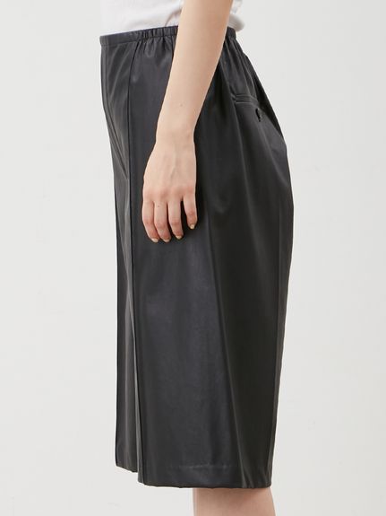 フェイクレザーセンタープレスハーフイージーパンツ(ショートパンツ