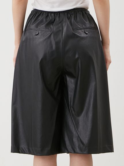フェイクレザーセンタープレスハーフイージーパンツ(ショートパンツ