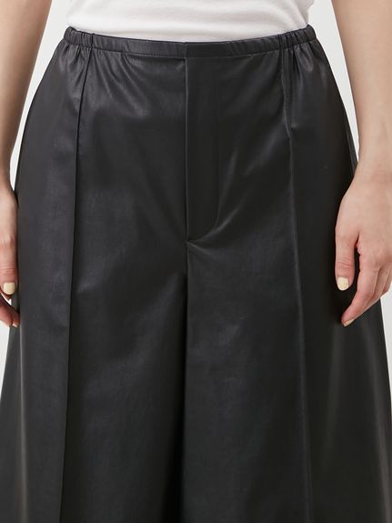 フェイクレザーセンタープレスハーフイージーパンツ(ショートパンツ