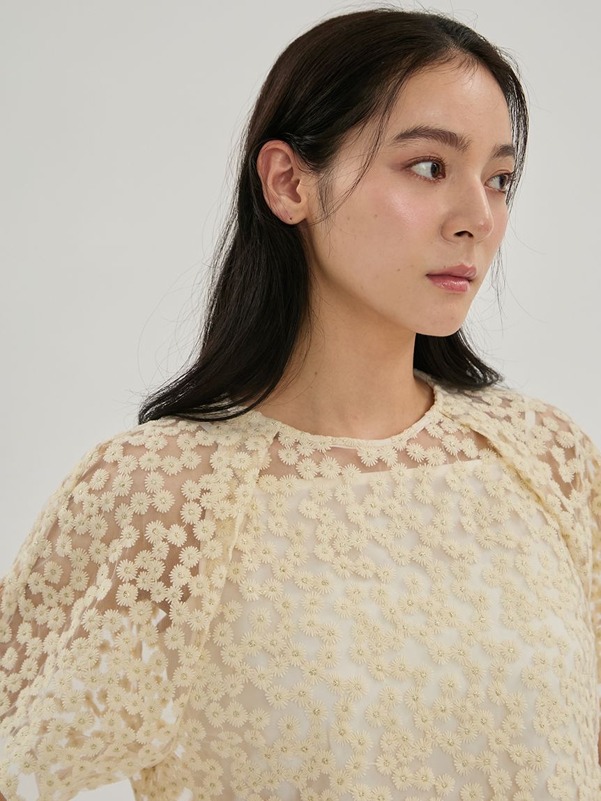 新品タグ付き Mila Owen フラワーエンブロイダリーチュールブラウス フラワーエンブロイダリーチュールブラウス(シャツ・ブラウス