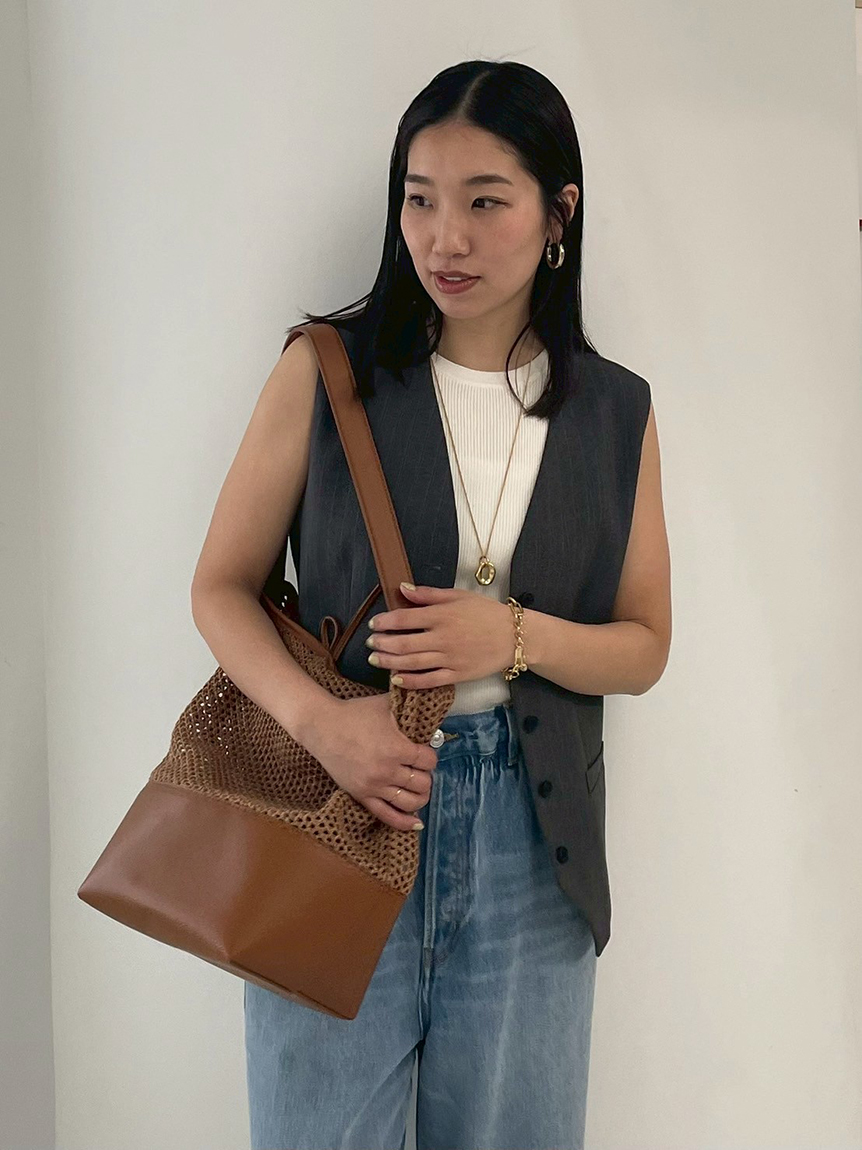 【新品未使用タグ付】Mila Owen パデッドベスト 0サイズ ブラック 新品未使用タグ付】Mila Owen パデッドベスト 0サイズ ブラック
