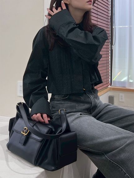 【新品未使用】Mila Owen ホーボーショルダーバッグ ブラック Mila Owen（ミラオーウェン）の「ホーボーショルダーバッグ