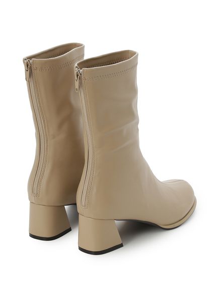 Mila Owenラウンドストレッチブーツ Mila Owen（ミラオーウェン）の「ラウンドストレッチショートブーツ