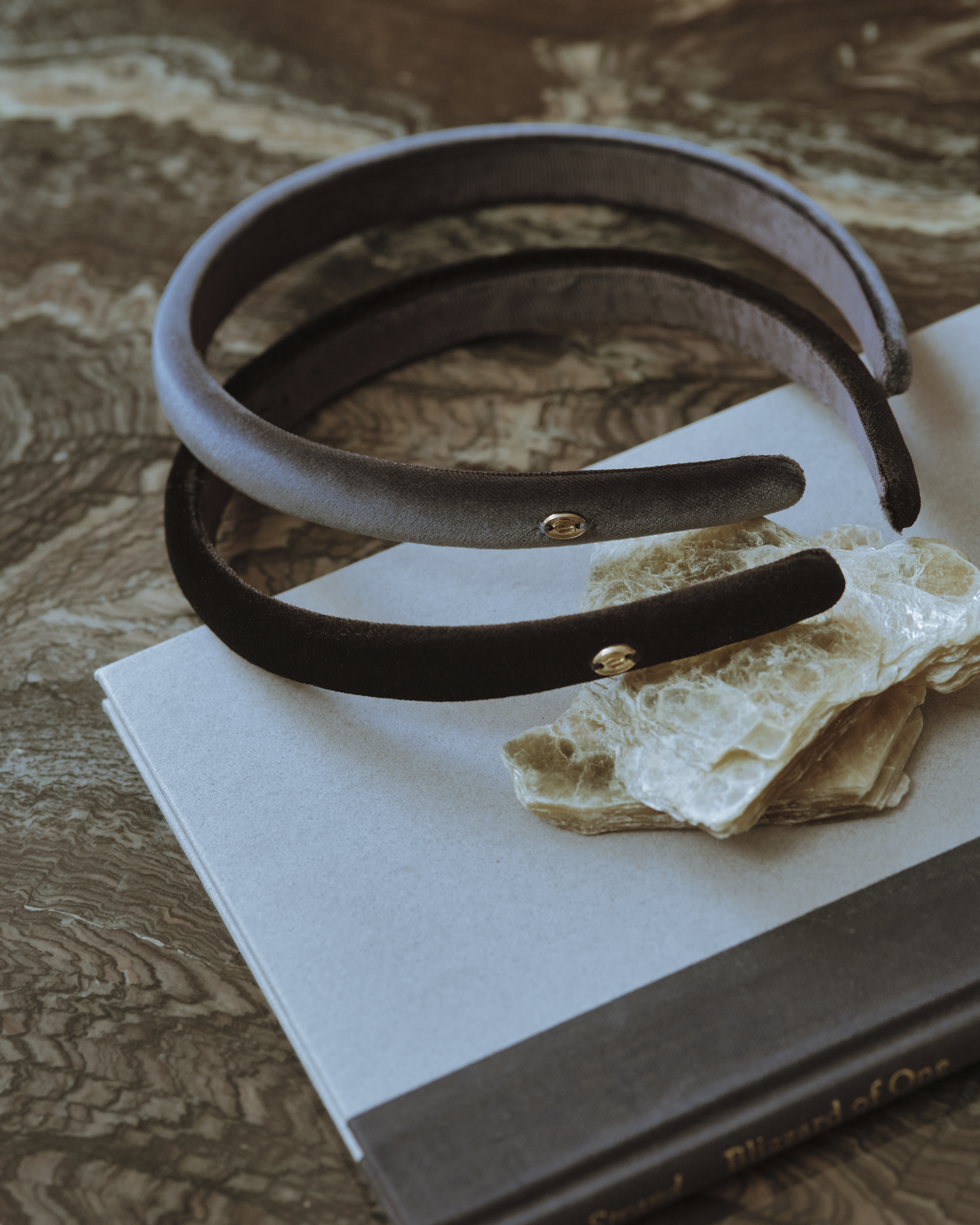 ベロアカチューシャ(ヘアアクセサリー)｜グッズ│MUCHA（ミュシャ）の