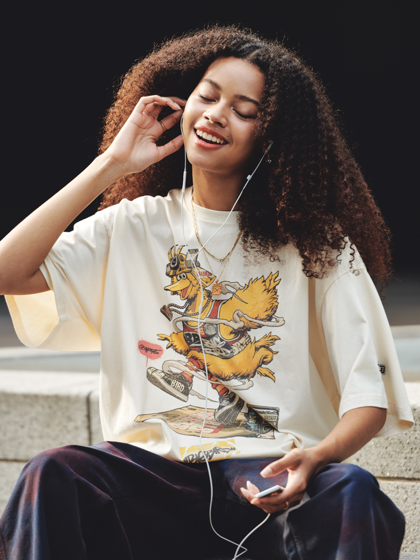 UNISEX】【SESAME STREET MARKET×Dragon76】グラフィックTシャツ