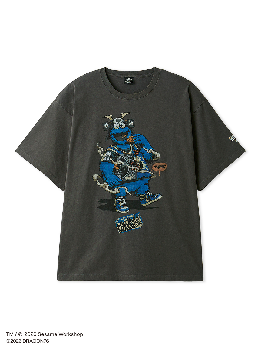 UNISEX】【SESAME STREET MARKET×Dragon76】グラフィックTシャツ