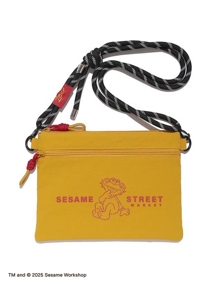 【世界初】限定品 ディズニーザマーケットM-ZIP サコッシュ イエロー 完売品 GO OUT FOR SUMMER！】サコッシュ ショルダーバッグ(ショルダーバッグ