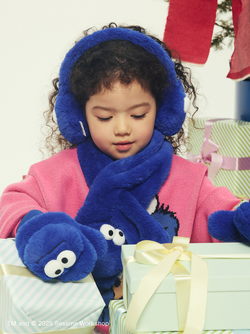 OUR KIND OF HOLIDAY】【KIDS】フェイスモチーフ マフラー(アパレル