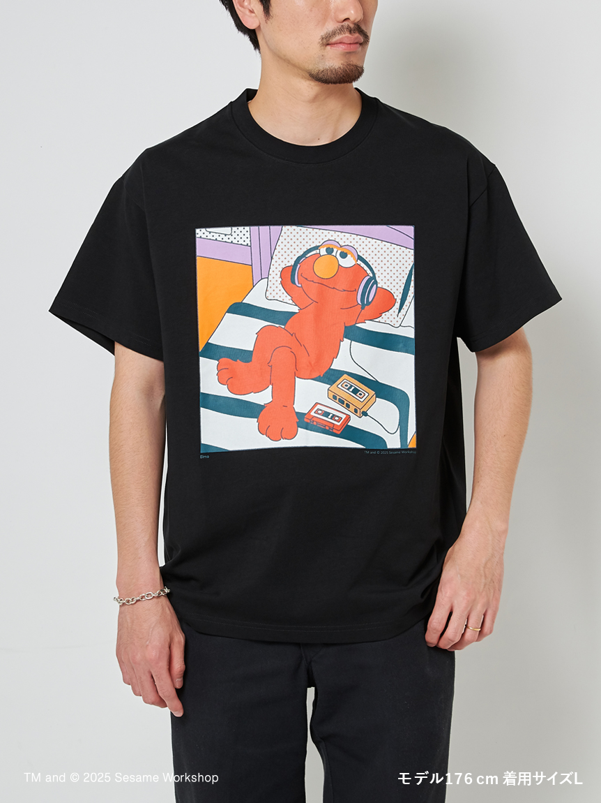 UNISEX】エルモ アートTシャツ（TAPE）(トップス)｜SESAME STREET