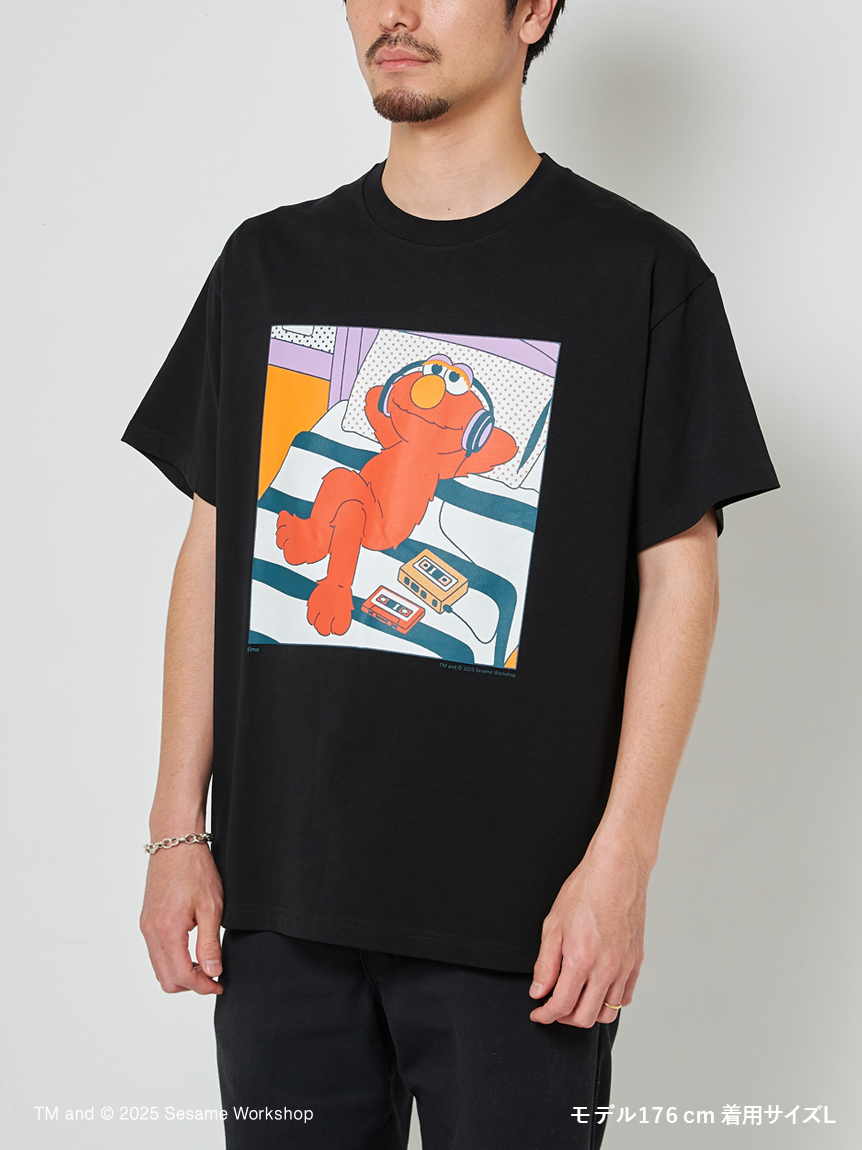 UNISEX】エルモ アートTシャツ（TAPE）(トップス)｜SESAME STREET