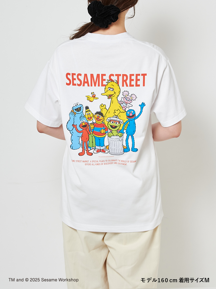 tシャツ 「UNISEX」キャラクターアートTシャツ（ELMO＆FRIENDS） レディース メンズ UNISEX】キャラクターアートTシャツ（ELMO＆FRIENDS）(トップス