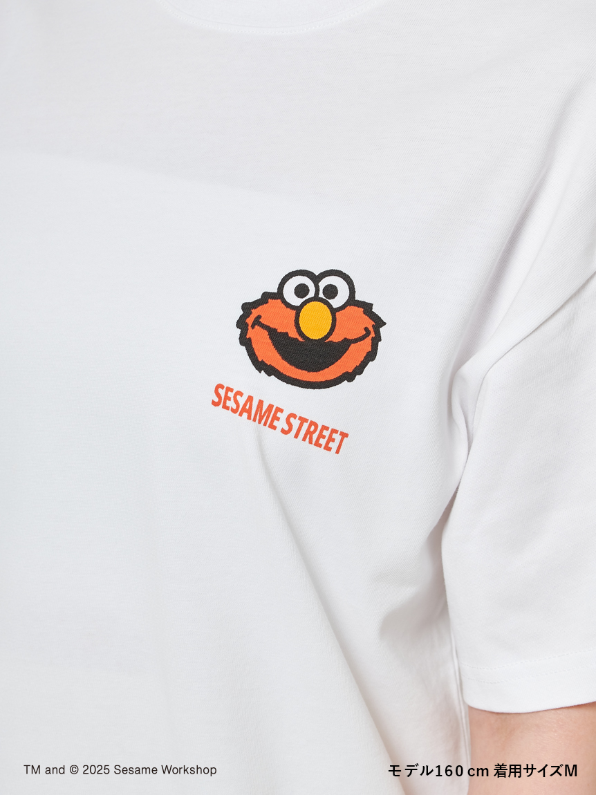 UNISEX】キャラクターアートTシャツ（ELMO＆FRIENDS）(トップス 