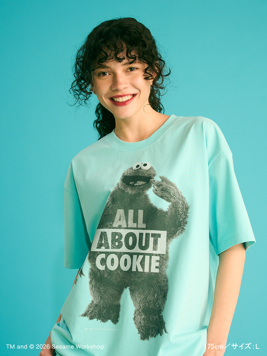 UNISEX】プリントTシャツ（ALL ABOUT）(トップス)｜SESAME STREET