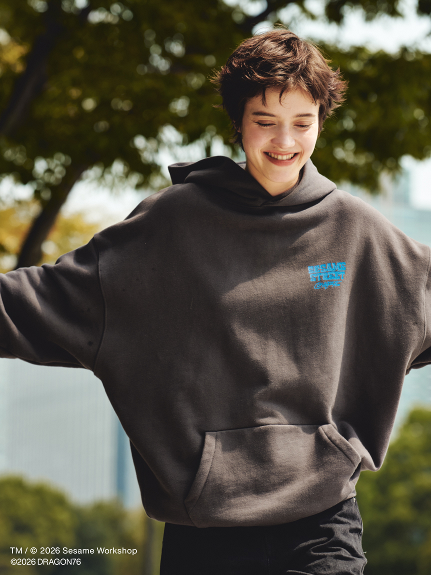 UNISEX】【SESAME STREET MARKET×Dragon76】フーディ(トップス