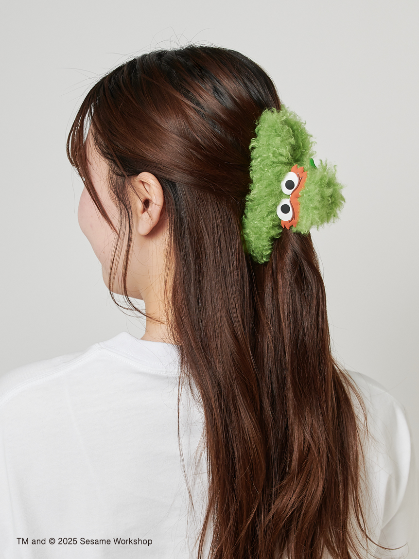 アレク　赤いファー付きヘアクリップ アレク 赤いファー付きヘアクリップ