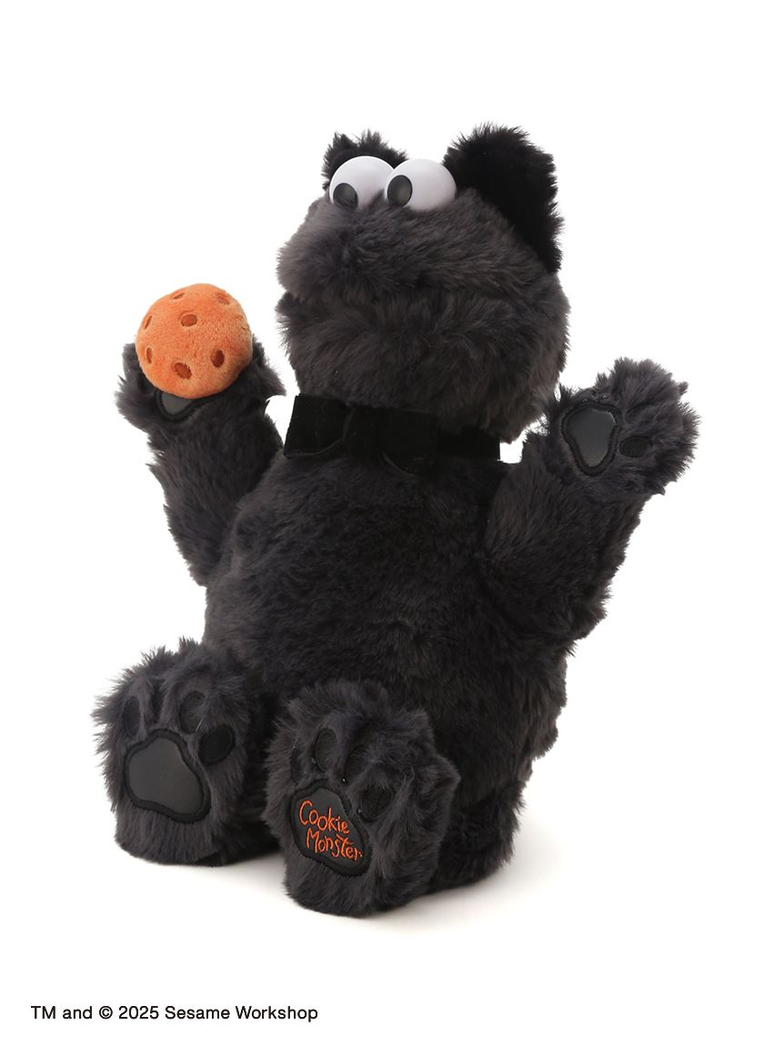 クッキーを持ったハロウィン限定のぬいぐるみ（クッキーモンスター) セサミストリートマーケット】ハロウィンムードたっぷりの新