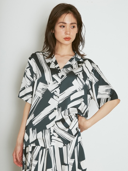 Sustainaオープンカラープリントブラウス